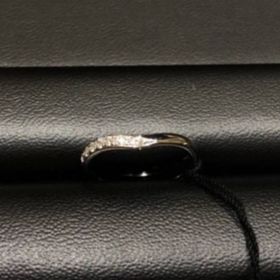 【ラザール ダイヤモンド(LAZARE DIAMOND)の口コミ】 ダイヤがある指輪が気になっており、試着しました。他店の似たようなデザ…