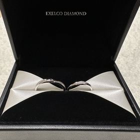 【エクセルコダイヤモンド(EXELCO DIAMOND)の口コミ】 かなりシンプルなデザインですがダイアモンドの存在感もしっかりあり、男…