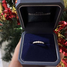 【銀座ダイヤモンドシライシの口コミ】 見た目がダイヤモンドいっぱいで可愛いです！
つけた時どこにいてもキラキ…