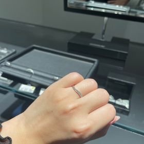 【エクセルコダイヤモンド(EXELCO DIAMOND)の口コミ】 他ブランドでは華奢なデザインで丈夫な指輪が少なかったものの、こちらの…