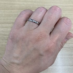 【カルティエ(Cartier)の口コミ】 シンプルですが、とても上品で一生飽きずにつけられると思います。ブイカ…