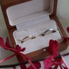 【atelier ST, CAT(アトリエ エスティーキャット)の口コミ】 たくさんのリングの素材、装飾、形などをセレクトしていけるので試着をし…