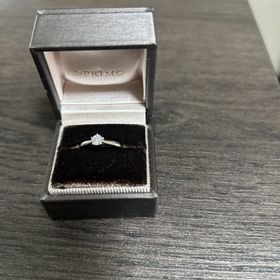 【アイプリモ(I-PRIMO)の口コミ】 デザインがとても素敵でした！！
最初は色々な種類があり、どれもよくかな…