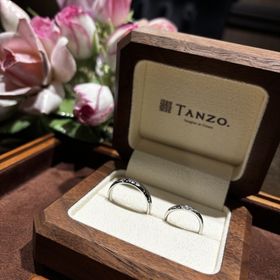 【TANZO.(鍛造指輪)の口コミ】 とにかくシンプルかつ付け心地が良い。
デザイン等も彫っていただけるので…