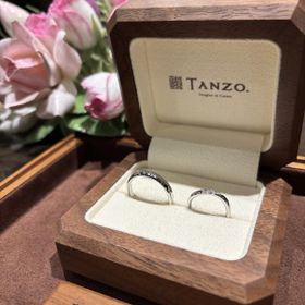 【TANZO.(鍛造指輪)の口コミ】 12月に購入したので柊の葉をモチーフにデザインしていただきました。
2つ…