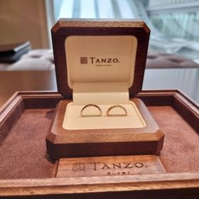 【TANZO.(鍛造指輪)の口コミ】 シンプルなデザインでも、細かいこだわりをオーダーできるため、自分だけ…