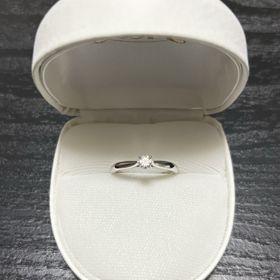 【カオキ　ダイヤモンド専門卸直営店】の口コミ 値段の価格を事前に伝えて彼女と一緒に決めました！
彼女の指にはシンプル...