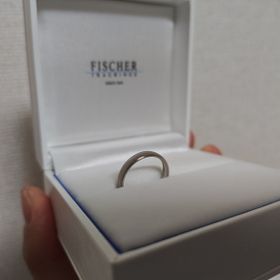 【FISCHER(フィッシャー)の口コミ】 マットなカラーで、シックな雰囲気があり長く使えそうなデザイン。
太さも…