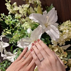 【TANZO.(鍛造指輪)の口コミ】 好きなデザインを全部盛りにでき、大満足です。
指輪の側面がキラキラ輝く…