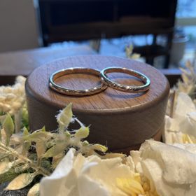 【鎌倉彫金工房の口コミ】 シンプルだけど可愛い所や色味が気に入っています。
ピンクゴールドを選び…