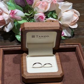 【TANZO.(鍛造指輪)の口コミ】 ブランド名のとおり鍛造製法のため、鋳造に比べて丈夫で長く使える。
柔軟…