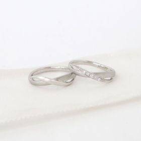 【LEGAN(レガン)の口コミ】 正面クロスデザインの角度が大きく、少し個性的な所が気に入りました。
追…