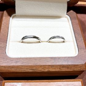 【TANZO.(鍛造指輪)の口コミ】 いろいろな要望を聞いてもらい、それぞれの好きなデザインで作っていただ…