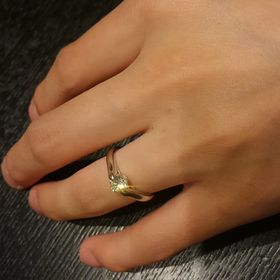 【芝翫香(しかんこう)】の口コミ 結婚指輪以上に高価で、あまり付ける機会がないと思われる婚約指輪。買うか...