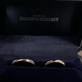 【銀座ダイヤモンドシライシの口コミ】 シンプルでいつでも着けられるデザインです。デザインが色々あったので、…