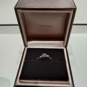 【アイプリモ(I-PRIMO)の口コミ】 ウェーブのかかった細めのリングであるため、装着したときに非常に美しく…