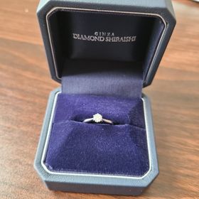 【銀座ダイヤモンドシライシの口コミ】 シンプルなデザインが好みだったので今回、ホワイトリリーというリングを…