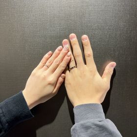 【TANZO.(鍛造指輪)の口コミ】 色は2人で選んだシャンパンゴールドで私はダイヤを付けて旦那はアイスマッ…