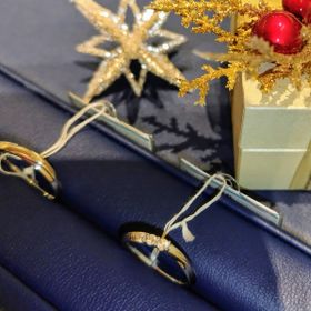 【銀座ダイヤモンドシライシの口コミ】 ダイヤモンドの輝きと、着け心地は大変素晴らしいです。指輪のサイズも、…