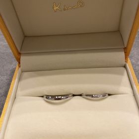 【ケイウノ ブライダル(K.UNO BRIDAL)の口コミ】 デザインはもちろん、イニシャル、ペットの彫刻も入れて下さり、裏側にお…