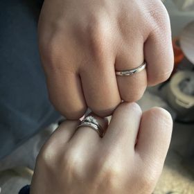 【銀座ダイヤモンドシライシの口コミ】 デザインがなんと言っても可愛すぎます！！
セットでつけても可愛いです！…