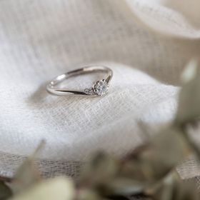 【Cayof(カヨフ)の口コミ】 華奢な所とアシンメトリーなデザインが気に入っています。既製品ではなく…