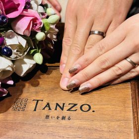 【TANZO.(鍛造指輪)の口コミ】 マット加工で重厚感のある仕上がりとなりました。また、カラーや素材もペ…