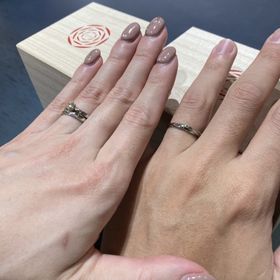 【出雲結(いずもゆい)の口コミ】 シンプルでありながら、しめ縄のデザインが個性的で素敵です。
鏡面加工な…