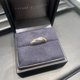 【ラザール ダイヤモンド(LAZARE DIAMOND)の口コミ】 ダイヤモンドが一粒ずつとても美しく光方が段違いです！
アイヴィという指…