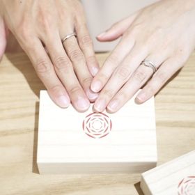 【出雲結(いずもゆい)の口コミ】 指輪に込められた思いや、デザインに惹かれました。
ふたりで選んだ婚約指…