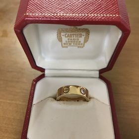 【カルティエ(Cartier)の口コミ】 昔からアクセサリーやジュエリーが好きで、独身時代は少しずついろいろ買…