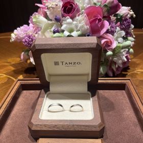 【TANZO.(鍛造指輪)の口コミ】 シンプルかつ強度のある製法て作られています。
色や素材も複数から選べ、…
