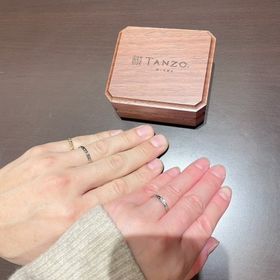 【TANZO.(鍛造指輪)の口コミ】 デザインはたくさんある中から候補をいくつか紹介して頂き、その中から厚…