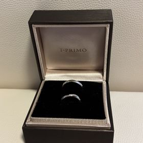 【アイプリモ(I-PRIMO)の口コミ】 デザイン：ウェーブ型の指輪かつ、別ブランドで購入した婚約指輪と重ね付…