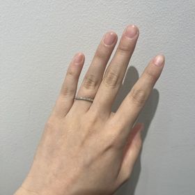 【銀座ダイヤモンドシライシの口コミ】 あんまり指輪にお金をかけたくなかったので、価格は安めで婚約指輪を探し…