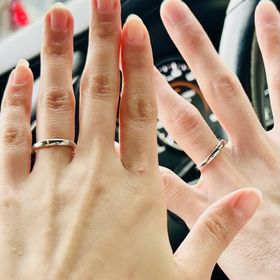 【ケイウノ ブライダル(K.UNO BRIDAL)の口コミ】 最初から、今回購入したデザインと決めていました。
店舗に伺い裏の刻印な…