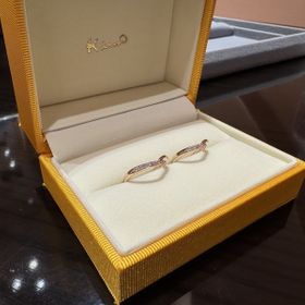 【ケイウノ ブライダル(K.UNO BRIDAL)の口コミ】 指輪の形の意味が、騎士がキスをする。と言うバチャマーノと言うデザイン…