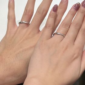 【ヴァンドーム青山(VENDOME AOYAMA)の口コミ】 ウェーブの形の指輪を選びました。
理由としてはシンプルすぎないことと、…