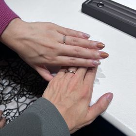 【アイプリモ(I-PRIMO)の口コミ】 結婚指輪だとダイヤが埋められているものが多いですが、これはそうではな…