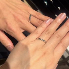 【Bizoux(ビズー)】の口コミ 日常使いする結婚指輪はシンプルなものがいいかなと思い、試着してみました...