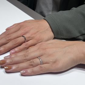 【ラザール ダイヤモンド(LAZARE DIAMOND)の口コミ】 プラチナのハーフエタニティです。他のブランドさんでも似たものがありま…