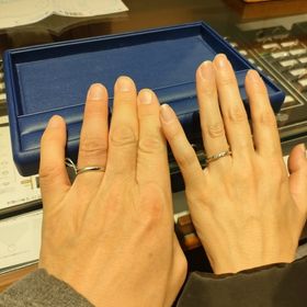 【銀座ダイヤモンドシライシの口コミ】 メレダイヤがきらきらして華やかなので手元が綺麗に見えます。なのにゴテ…