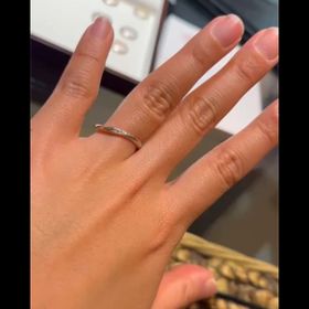 【杢目金屋(もくめがねや)の口コミ】 木目が素敵。
木目の色の種類も選べる。
その為彼がブルベで私がイエベで…