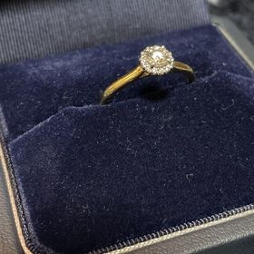 【銀座ダイヤモンドシライシの口コミ】 向日葵をモチーフにしたデザインでこれを着けているだけで気分が上がる指…