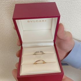 【ブルガリ(BVLGARI)の口コミ】 夫と別のデザインを選びました。
私の指輪は半分がダイヤなので、ダイヤが…
