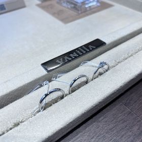 【AMATSU(アマツ)の口コミ】 わたしたちが選んだ「宮」は、婚約指輪も結婚指輪も宮島の神社をイメージ…