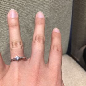 【GALA JEWELRY(ガラジュエリー)の口コミ】 ダイヤは持ち込みしました。ミル打ちされているので細身ですがキラキラし…