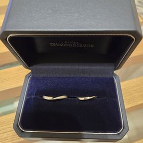 【銀座ダイヤモンドシライシの口コミ】 シンプルであまりごちゃごちゃとしていないものを希望していたため、ピッ…