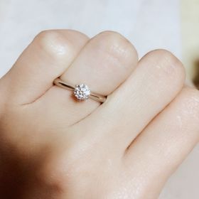 【エクセルコダイヤモンド(EXELCO DIAMOND)の口コミ】 自分たちでリング、ダイヤを選べるので唯一無二のものが出来ます。何より…