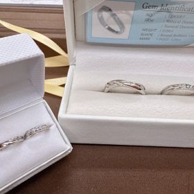 【SWEET BLUE DIAMOND(スウィートブルーダイヤモンド)の口コミ】 1.手頃な価格でブルーダイヤモンドの指輪が手に入る
2.リングの内側に誕生…